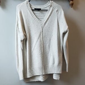 Tahari Cream V-Neck Sweater